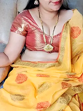 Traditional Housewife  online show from 15, 2, 2025