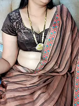 Traditional Housewife  online show from 18, 2, 2025