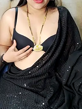 Traditional Housewife  online show from 18, 3, 2025