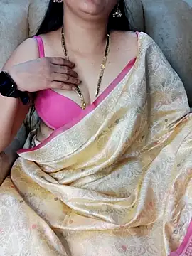 Traditional Housewife  online show from 16, 3, 2025