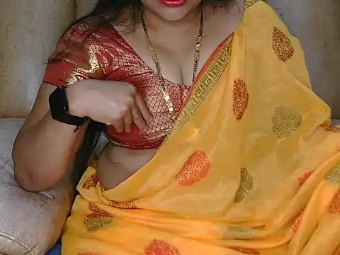 Traditional Housewife  online show from 1, 3, 2025