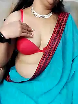 Traditional Housewife  online show from 1, 2, 2025