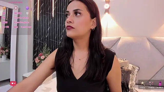 Snapshot of katrina_kaif_x chatting on 23, 10, 2025 katrina kaif x online show from 23, 10, 2025