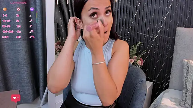 Snapshot of katrina_kaif_x chatting on 25, 10, 2025 katrina kaif x online show from 25, 10, 2025