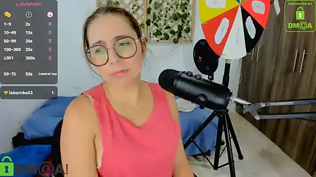 Snapshot of isa_loves_cum chatting on 22, 10, 2025 isa loves cum online show from 22, 10, 2025