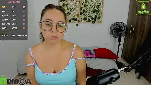 Snapshot of isa_loves_cum chatting on 18, 11, 2025 isa loves cum online show from 18, 11, 2025