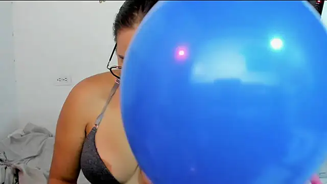 isa loves cum online show from 3, 4, 2026