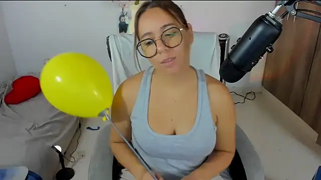 isa loves cum online show from 22, 3, 2026