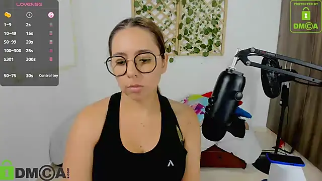 Snapshot of isa_loves_cum chatting on 10, 11, 2025 isa loves cum online show from 10, 11, 2025