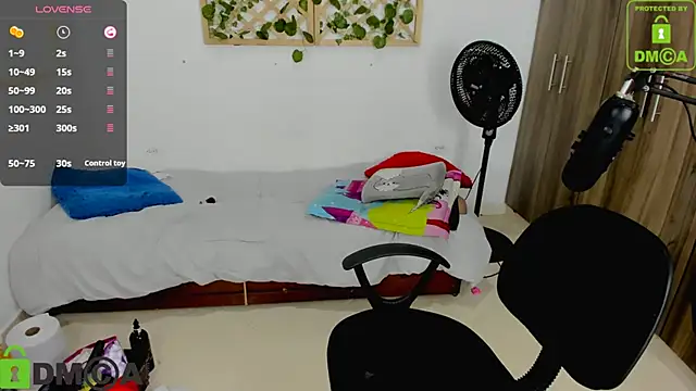 Snapshot of isa_loves_cum chatting on 8, 11, 2025 isa loves cum online show from 8, 11, 2025