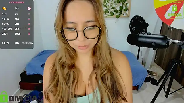 Snapshot of isa_loves_cum chatting on 26, 10, 2025 isa loves cum online show from 26, 10, 2025