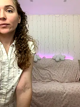 Radiants two online show from 15, 11, 2025