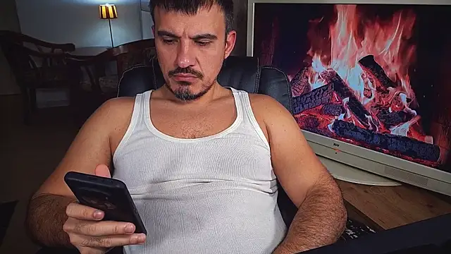 Snapshot of officeman7 chatting on 2, 2, 2025 officeman7 online show from 2, 2, 2025