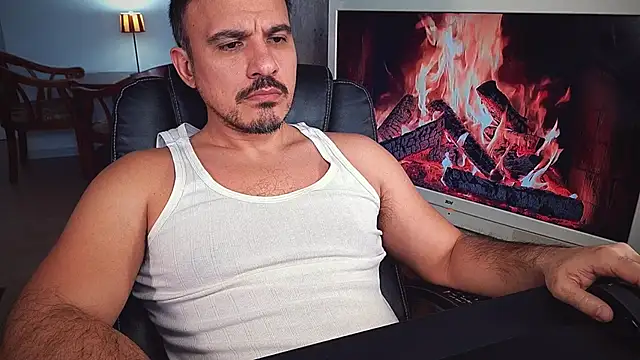 Snapshot of officeman7 chatting on 25, 1, 2025 officeman7 online show from 25, 1, 2025