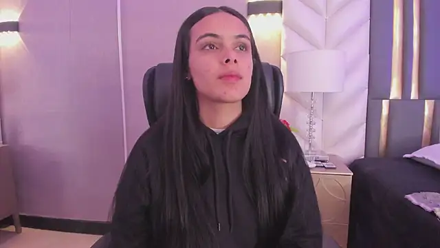 ChloeHarper  online show from 4, 2, 2026