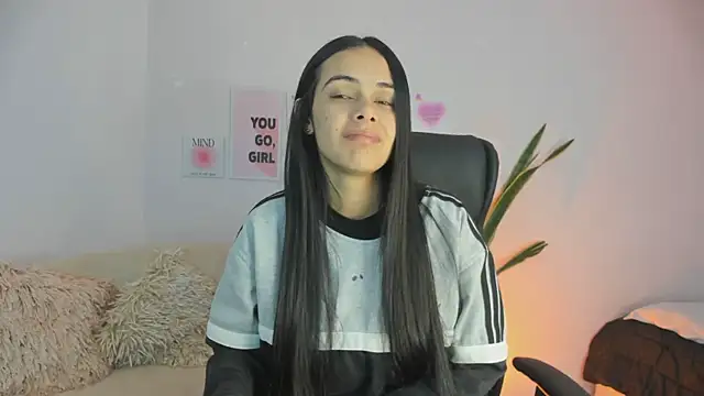 ChloeHarper  online show from 28, 1, 2025