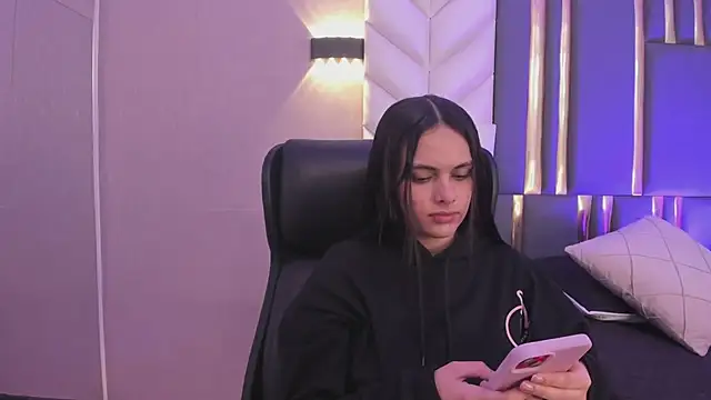 ChloeHarper  online show from 20, 7, 2026