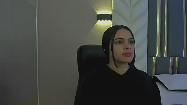 ChloeHarper  online show from 22, 5, 2026