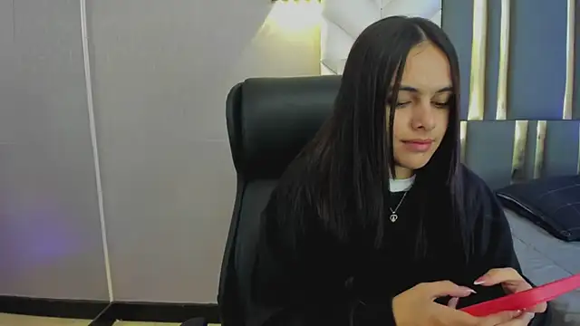 ChloeHarper  online show from 16, 4, 2026