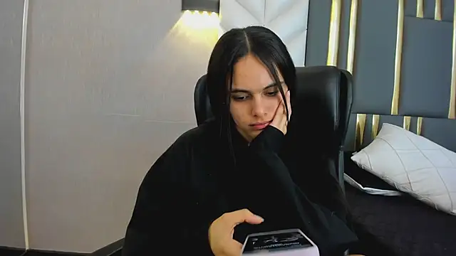 ChloeHarper  online show from 19, 7, 2026