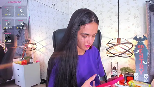 ChloeHarper  online show from 24, 10, 2025