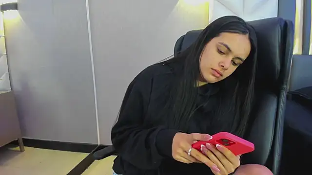 ChloeHarper  online show from 4, 4, 2026