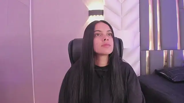 ChloeHarper  online show from 7, 4, 2026