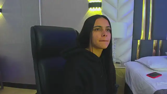 ChloeHarper  online show from 13, 2, 2026