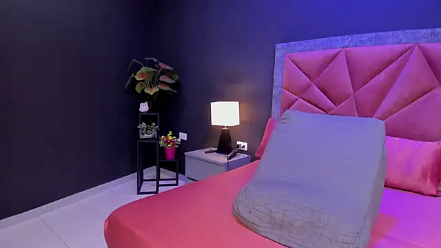 mia milff online show from 27, 5, 2026