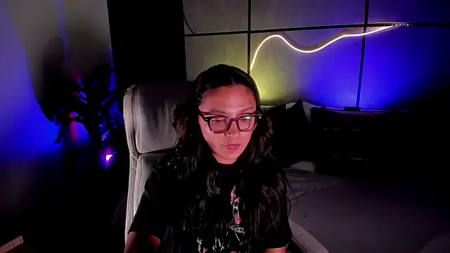 Gia Mazzon online show from 4, 2, 2026