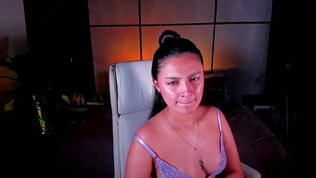 Gia Mazzon online show from 25, 2, 2025