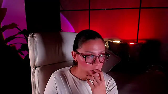 Gia Mazzon online show from 26, 2, 2026