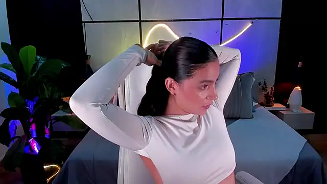 Gia Mazzon online show from 10, 10, 2025