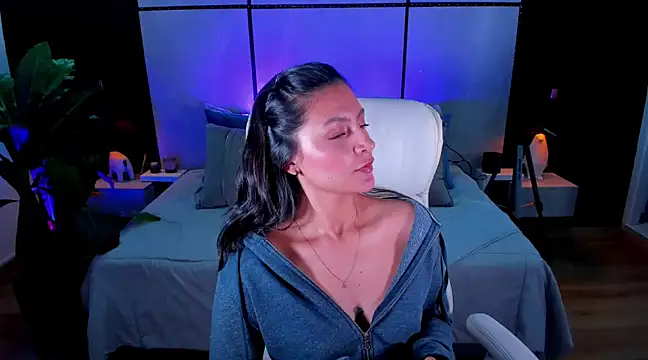Gia Mazzon online show from 13, 2, 2025