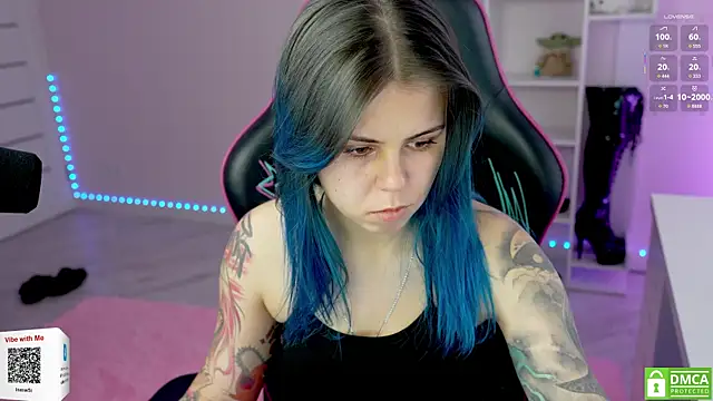 Snapshot of Latex_Kitty chatting on 18, 11, 2025 Latex Kitty online show from 18, 11, 2025