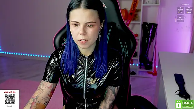 Snapshot of Latex_Kitty chatting on 29, 10, 2025 Latex Kitty online show from 29, 10, 2025