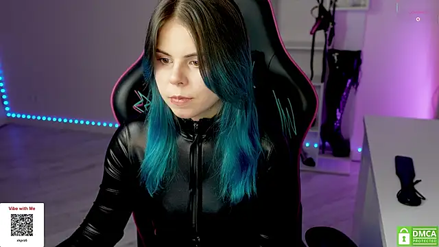 Latex Kitty online show from 21, 12, 2025