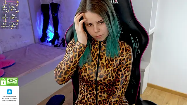 Latex Kitty online show from 5, 2, 2025