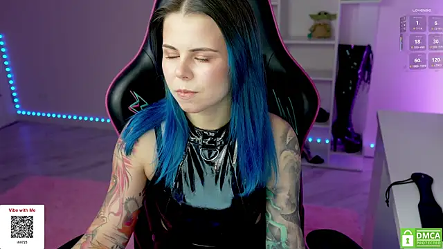 Snapshot of Latex_Kitty chatting on 14, 11, 2025 Latex Kitty online show from 14, 11, 2025