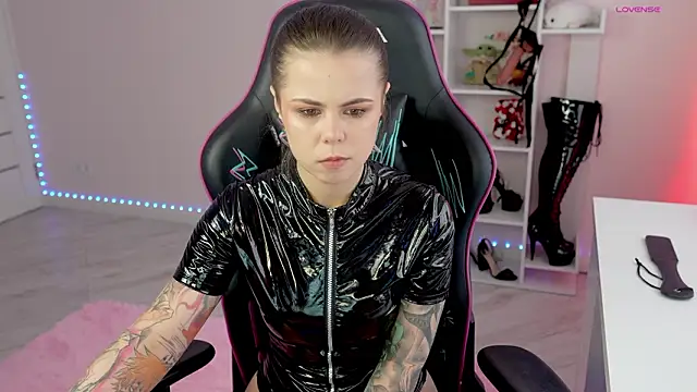 Latex Kitty online show from 25, 3, 2026