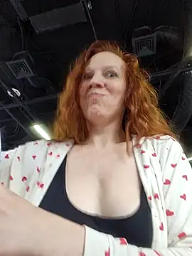 Snapshot of Exhibitionsplit chatting on 10, 7, 2026 Exhibitionsplit online show from 10, 7, 2026