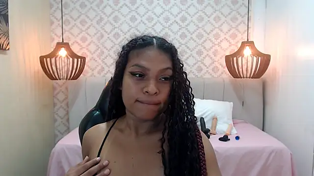 Naomi Tylers online show from 24, 9, 2025