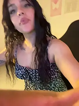 Snapshot of violet-333 chatting on 3, 7, 2026 violet-333 online show from 3, 7, 2026