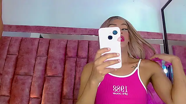 CoralineSweett online show from 14, 1, 2025