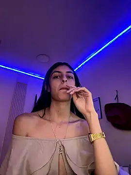 Snapshot of cristel_17 chatting on 8, 12, 2024 cristel 17 online show from 8, 12, 2024