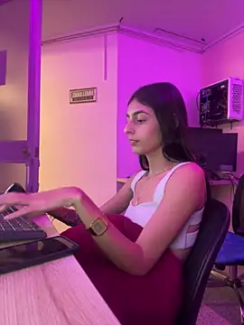 Snapshot of cristel_17 chatting on 20, 12, 2024 cristel 17 online show from 20, 12, 2024