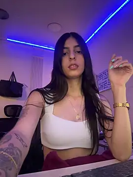Snapshot of cristel_17 chatting on 28, 2, 2025 cristel 17 online show from 28, 2, 2025
