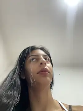 Snapshot of cristel_17 chatting on 19, 10, 2025 cristel 17 online show from 19, 10, 2025