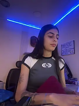 Snapshot of cristel_17 chatting on 4, 2, 2025 cristel 17 online show from 4, 2, 2025