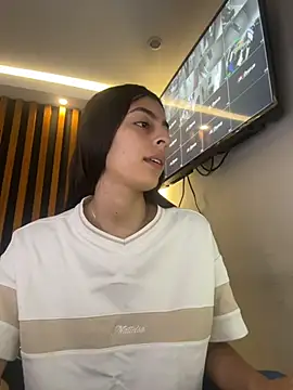 Snapshot of cristel_17 chatting on 10, 5, 2026 cristel 17 online show from 10, 5, 2026